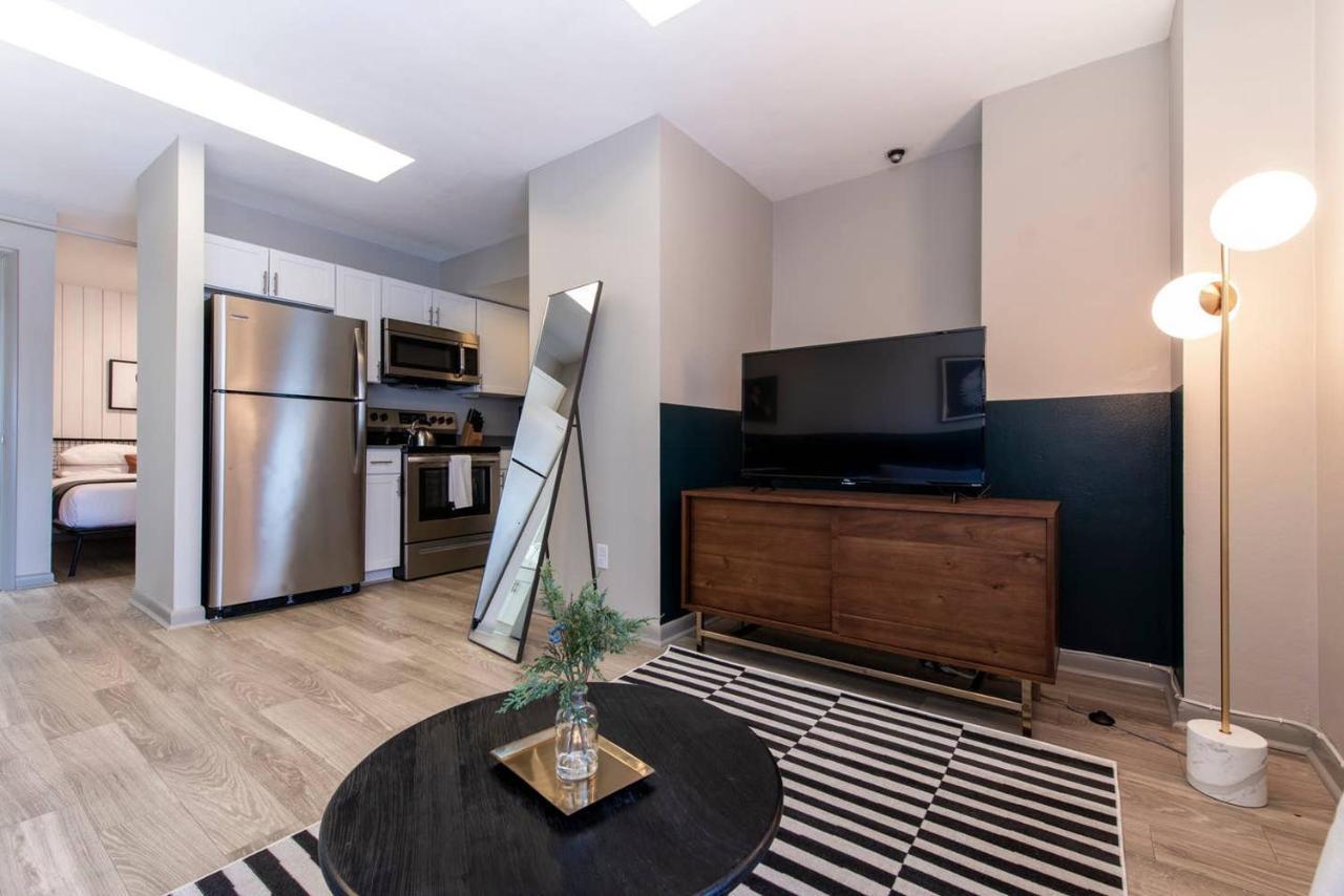 Abode Vue At 3Rd Downtown Loft Style Suite + Sleeper Sofa 루이빌 외부 사진