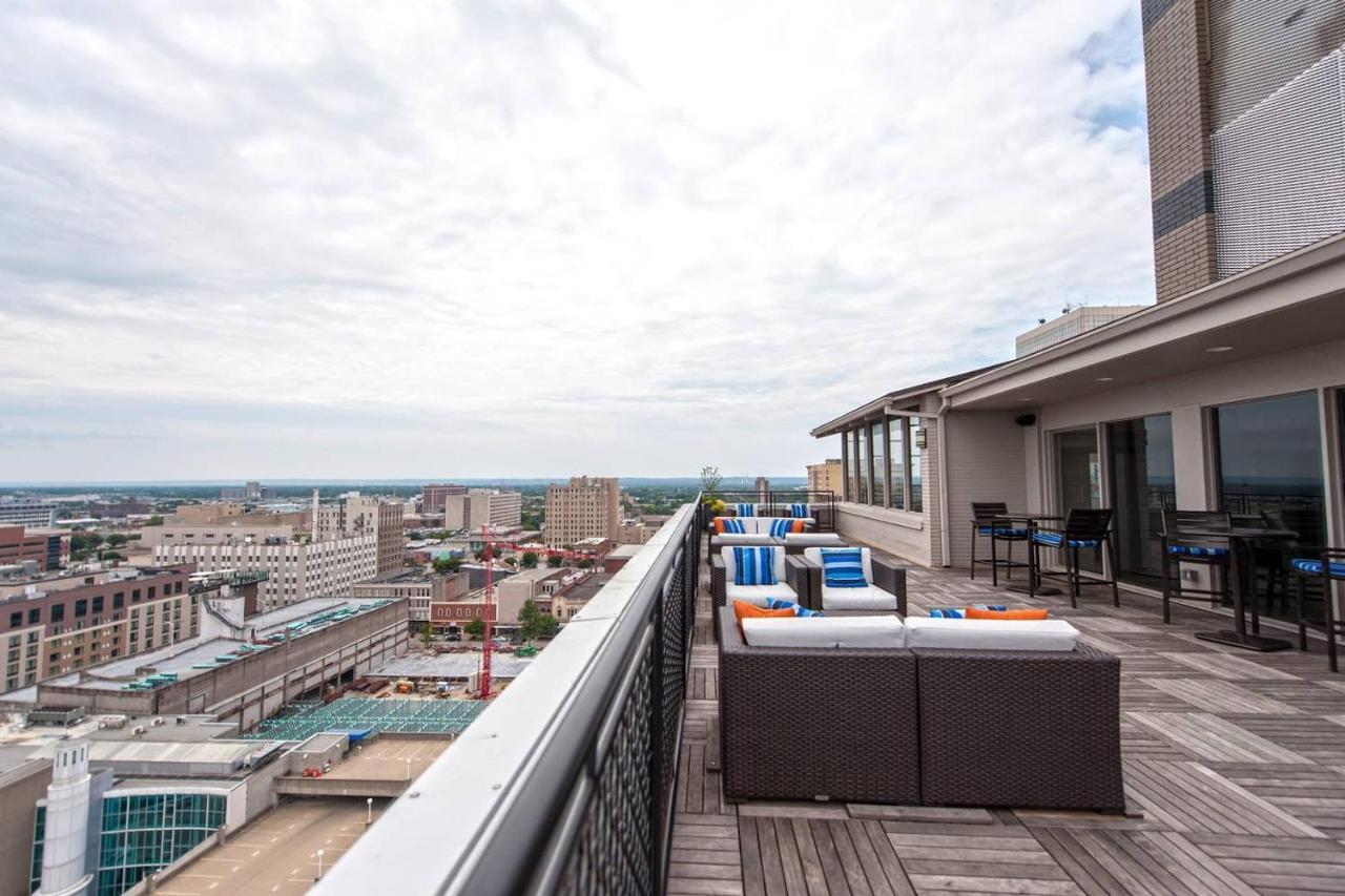 Abode Vue At 3Rd Downtown Loft Style Suite + Sleeper Sofa 루이빌 외부 사진